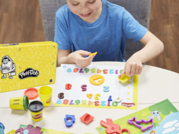 Play-Doh Arts & Crafts Box $15 (Reg. $27) | Includes 50 Tools, 10 Play-Doh Cans & More