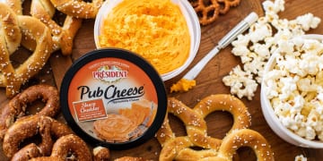 Game Day Snacks Made Simple Thanks To PUB CHEESE® Spreadable Cheese