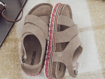 Muk Luks Women’s Beach Bingo Sandals for just $9.99 shipped! (Reg. $55)