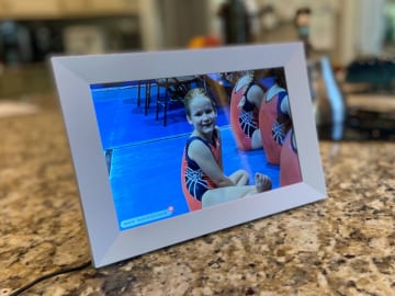 AEEZO WiFi Digital Picture Frame for $84.99 | Perfect Mother’s Day Gift