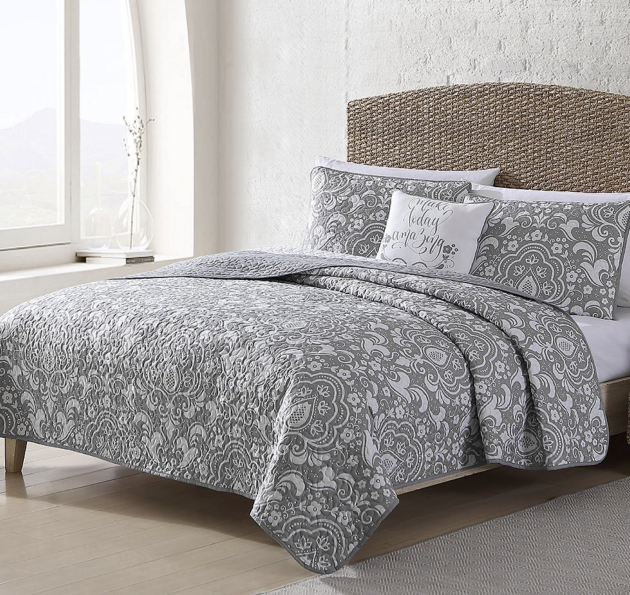 4-Piece Quilt Sets for just $22.94 after exclusive discount!
