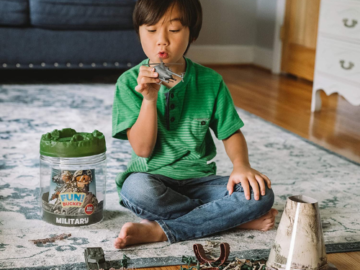 Sunny Days Entertainment Military Battle Group Bucket $7.47 (Reg. $19.99) – FAB Ratings! 100 Assorted Soldiers and Accessories