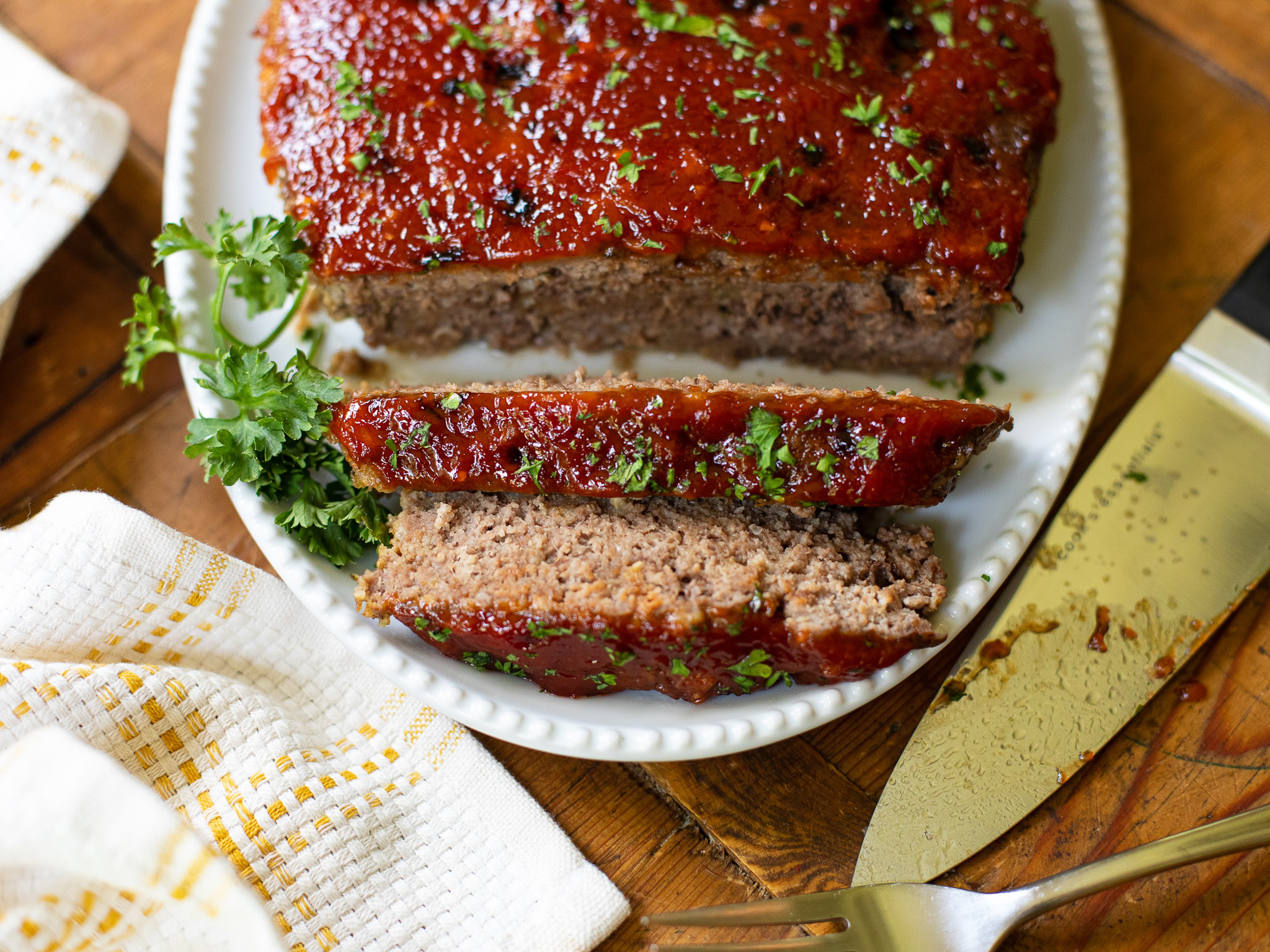 Slow Cooker Meatloaf Is The Ultimate Meal For Your Busy Weeknight!