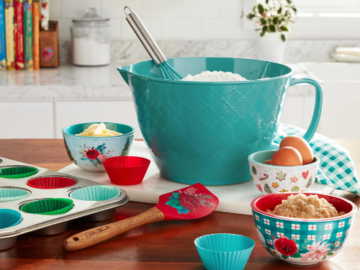 The Pioneer Woman 14-Pieces Silicone Kitchen Utensils & Mixing Bowl Set $19.96 (Reg. $30)