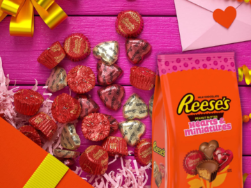 REESE’S Miniatures and Hearts Milk Chocolate Peanut Butter Candy, 23.75 Oz $9.07 (Reg. $11) – Great Valentine’s Day Gift