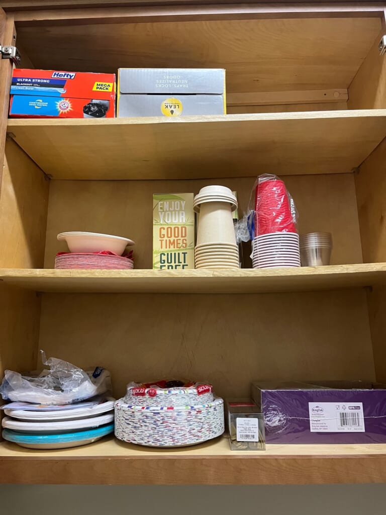 52 Weeks of Organizing: the Bathroom, Laundry Room, & Car