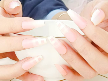 Have your nails done to a salon-quality polish in 5 minutes or less in the comfort of your own home with 70% OFF new acrylic fake nail kit!! Under $5, NO MORE SALON TRIPS