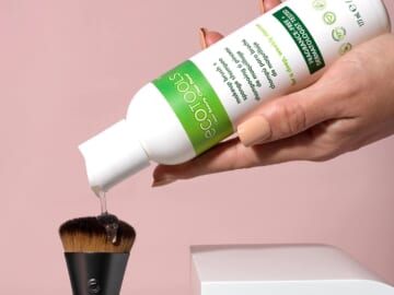 EcoTools Professional Makeup Cleaner for Makeup Brushes and Sponges as low as $4.28 After Coupon (Reg. $8) + Free Shipping – 46.3K+ FAB Ratings!