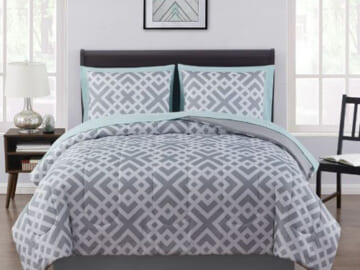 Mainstays 8-Piece Gray Geometric Bed-in-a-Bag Comforter Set, King Size $25 (Reg. $44.96)