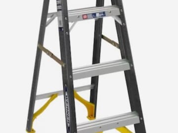 Werner FS200 4-ft Fiberglass Type 2- 225-lb Load Capacity Step Ladder