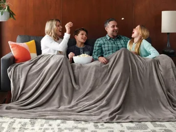 Target Black Friday! Jumbo Family Size Couch Blanket $30 (Reg. $50 ) – Big 10×10 foot size! 3 Colors