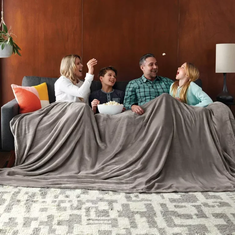 Target Black Friday! Jumbo Family Size Couch Blanket $30 (Reg. $50 ) – Big 10×10 foot size! 3 Colors