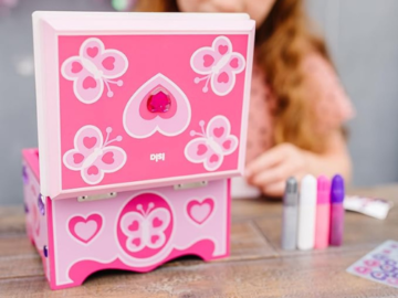 Amazon Cyber Monday! Melissa & Doug Created by Me! Wooden Jewelry Box Craft Kit $7.99 (Reg. $19.99)