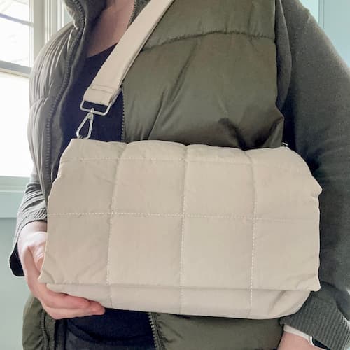 Cluci Puffer Shoulder Bag with Puffy Strap on Sarah