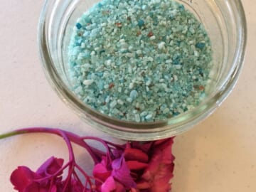 Homemade Lavender Bath Salts + Free Printable Gift Tags!