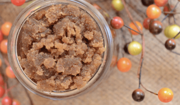 Holiday Spice Sugar Scrub + Free Printable Gift Tags