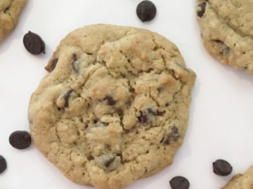 Gooey Chocolate Chip Cookies with Whole Wheat Flour (A Family Favorite!) + Free Printable Gift Tags