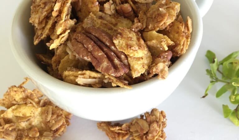 Homemade Granola + Free Printable Gift Tags!