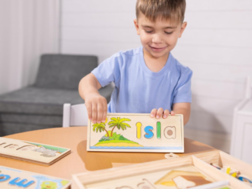 Melissa & Doug Spanish See & Spell Educational Language Learning Toy Set $9.49 (Reg. $28)
