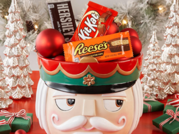 HERSHEY’S, KIT KAT, and REESE’S 18-Pack Full Size Candy Bars as low as $12.43 After Coupon (Reg. $25) + Free Shipping – 69¢/Bar