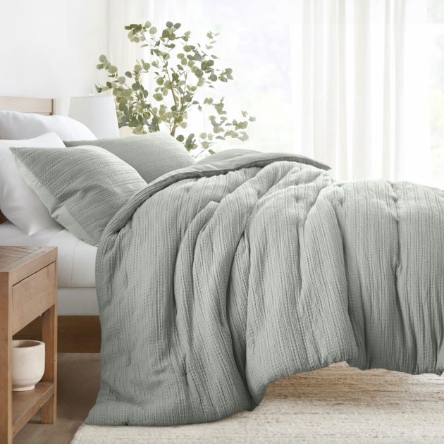 WAFFLE TEXTURED DOWN-ALTERNATIVE COMFORTER SET