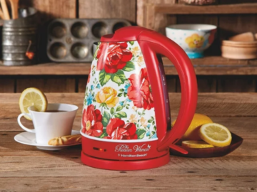 The Pioneer Woman Electric Tea Kettle, 1.7L $19.99 (Reg. $35)