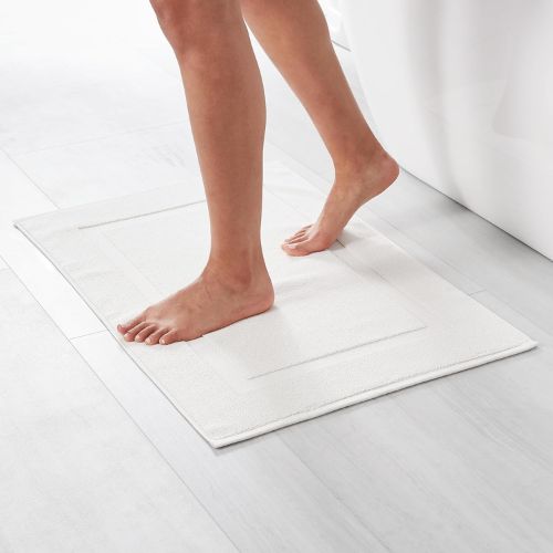 Amazon Basics Banded Bathroom Bath Rug Mat, Bright White $8.99 (Reg. $13.02) – 31″ L x 20″ W