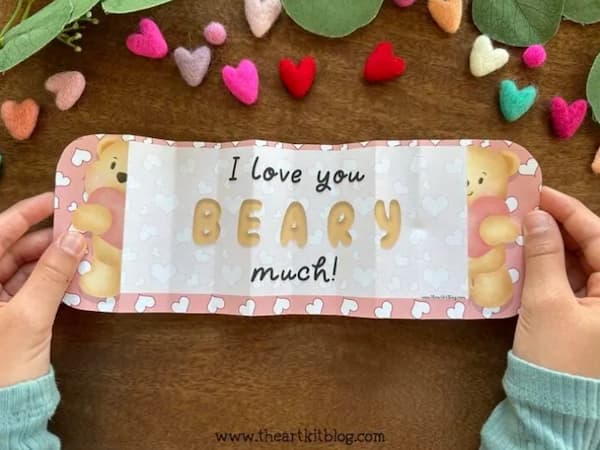 Free Printable Giant Accordion Fold “I Love You Beary Much” Card