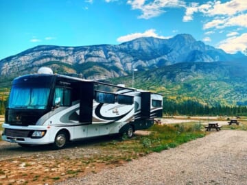RVShare RV Rentals: $25 off bookings of $400 or more