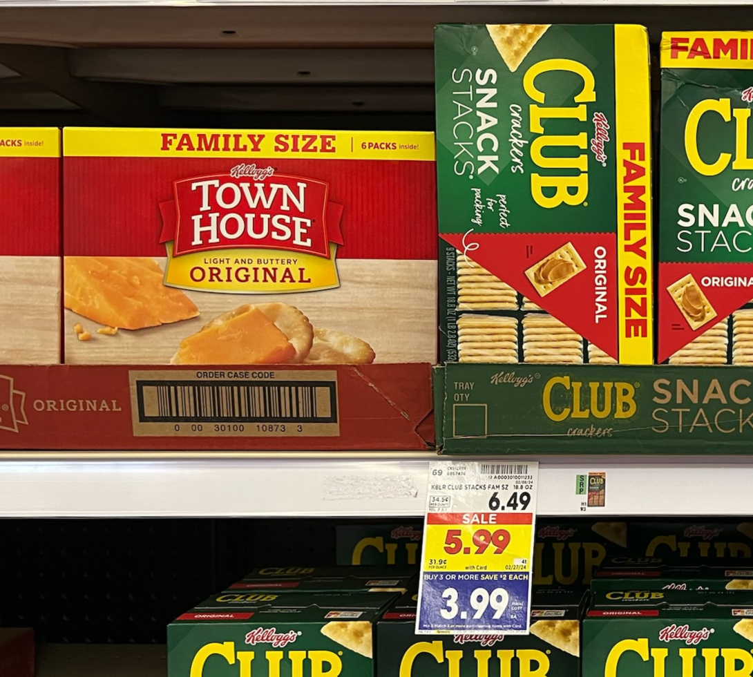 Family Size Boxes Of Kellogg’s Town House Crackers As Low As $2.99 At Kroger (Regular Price $5.99)