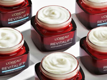 L'Oreal Paris Revitalift Triple Power Anti-Aging Moisturizer Sample for free + free shipping