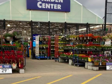 Lowe’s SpringFEST Sale = Mulch just $2.50 per bag!