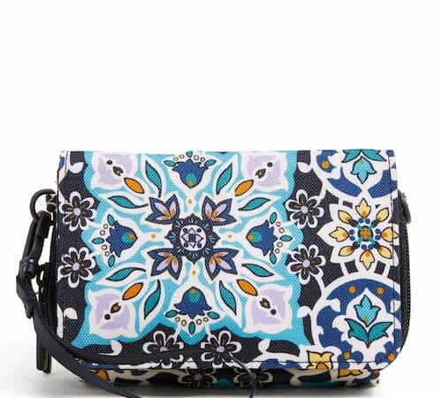 *HOT* Vera Bradley Sale: Up to 85% off, Extra 20% off + Free Shipping!